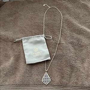 Kendra Scott Aiden Gold Long Pendant Necklace ✨ Silver & Filigree Mix